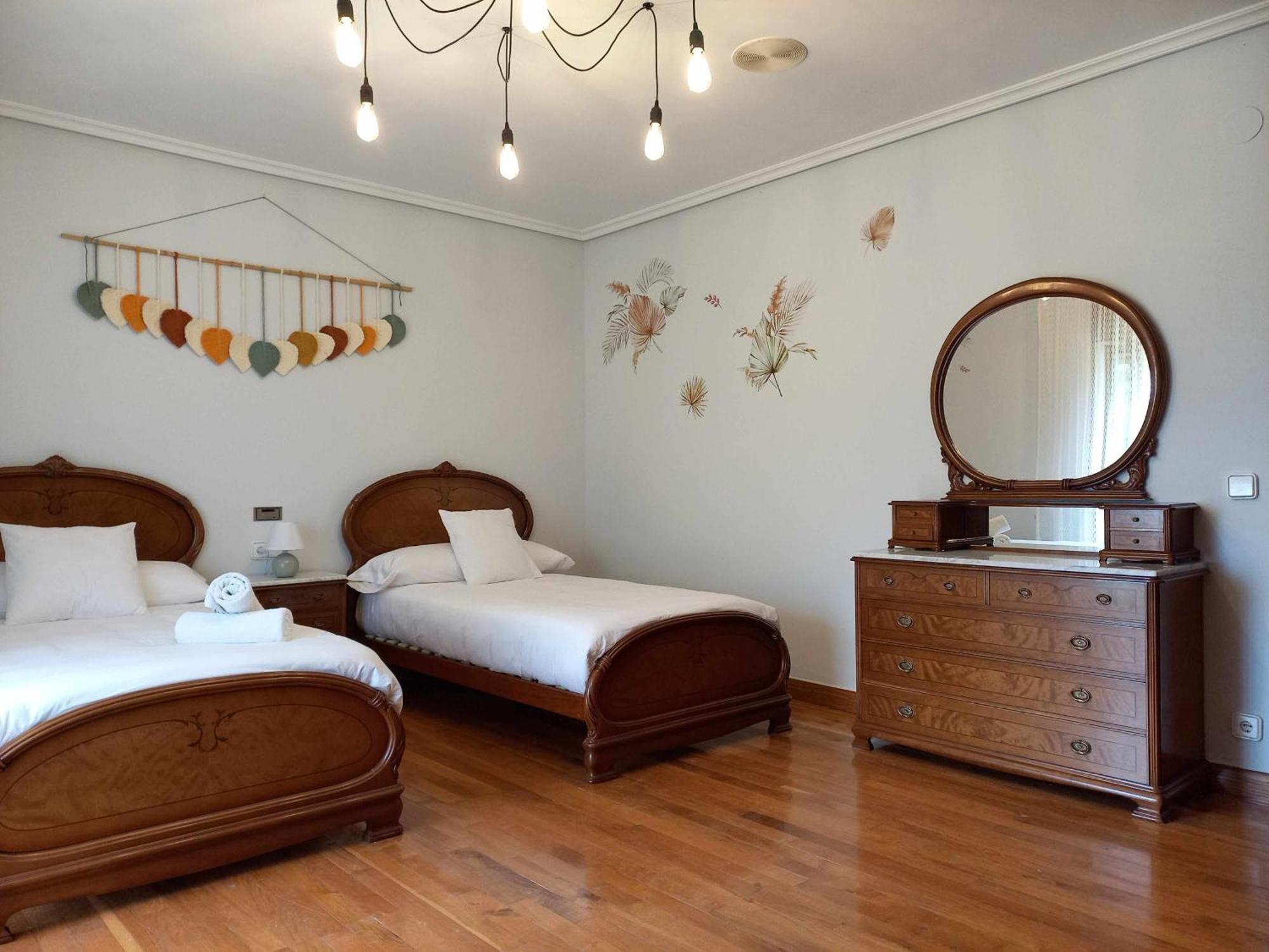Azcona Casa Albaitar Con Piscina Y Sala De Juegos מראה חיצוני תמונה
