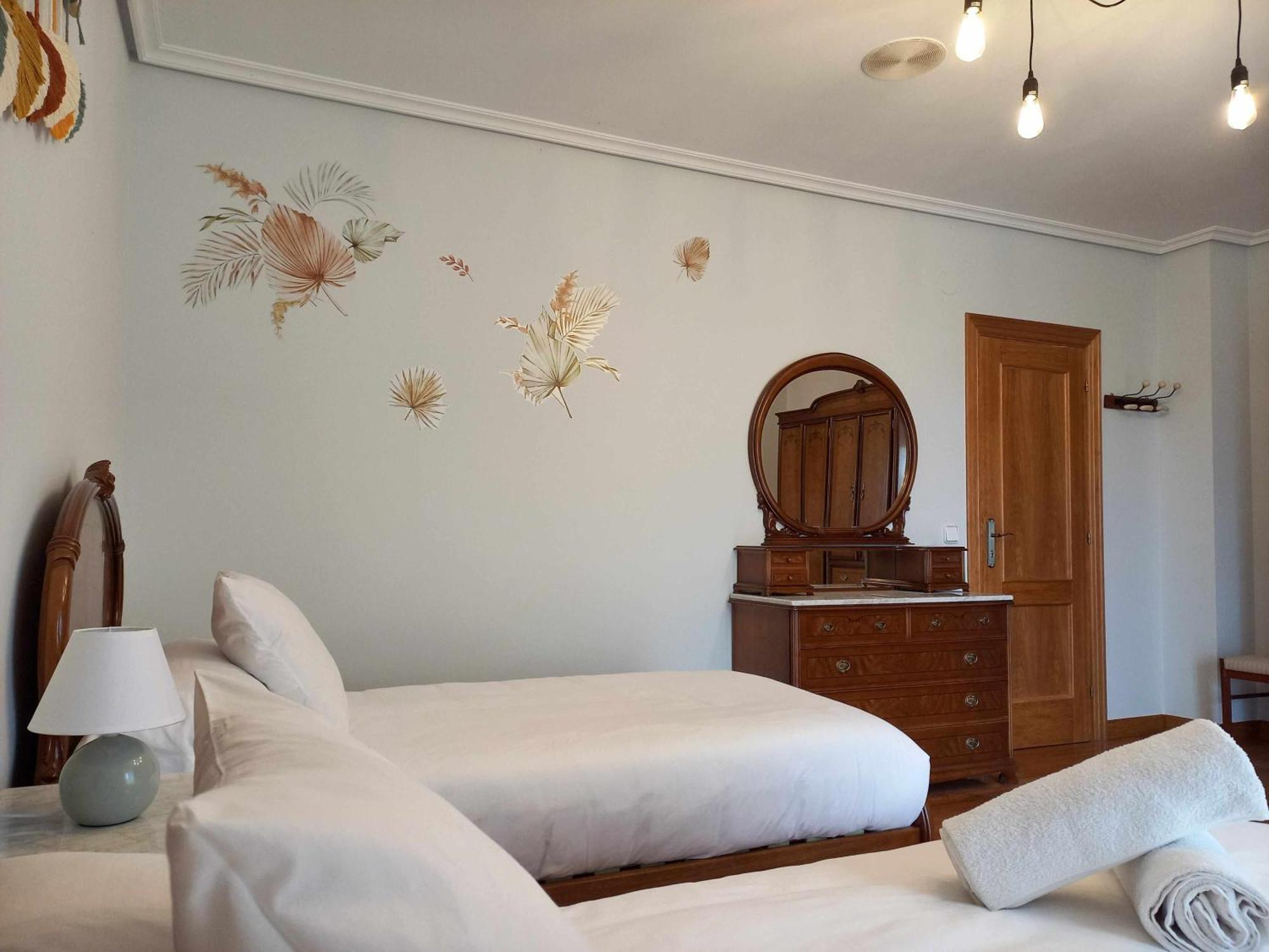 Azcona Casa Albaitar Con Piscina Y Sala De Juegos מראה חיצוני תמונה
